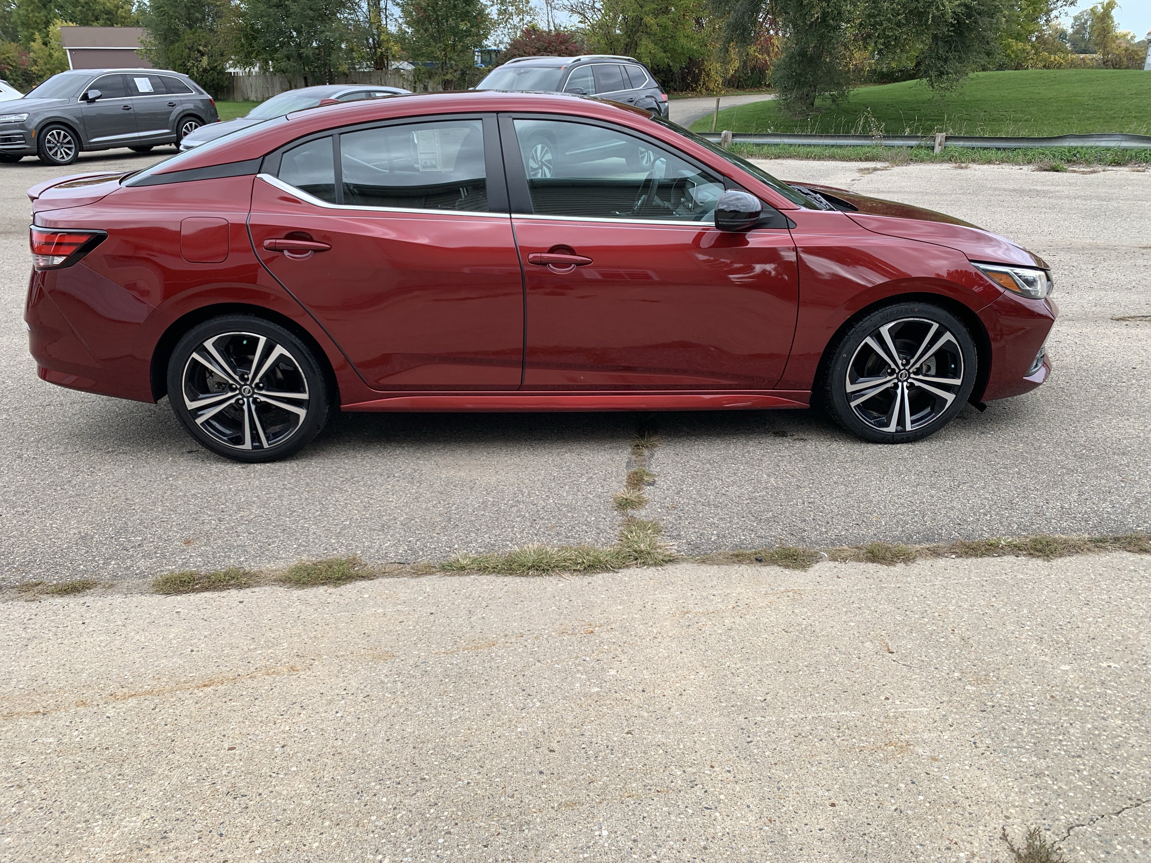 Used 2023 Nissan Sentra SR w/ SR Premium Package FWD image 2