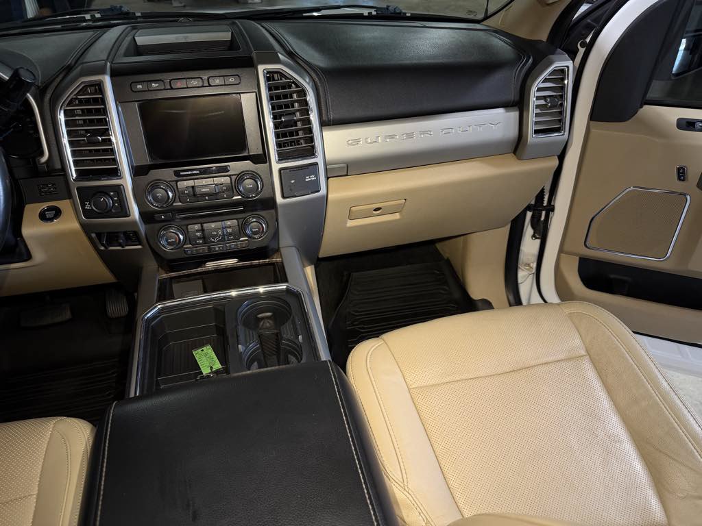Used 2017 Ford F250 Lariat w/ Lariat Ultimate Package AWD/4WD image 7