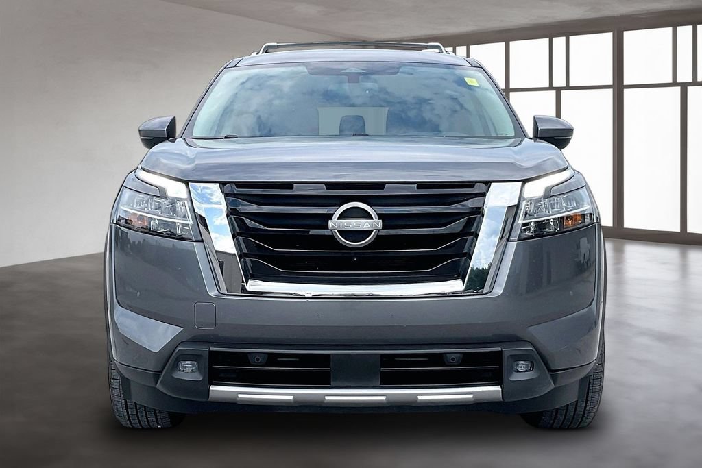 Used 2022 Nissan Pathfinder SL FWD image 2