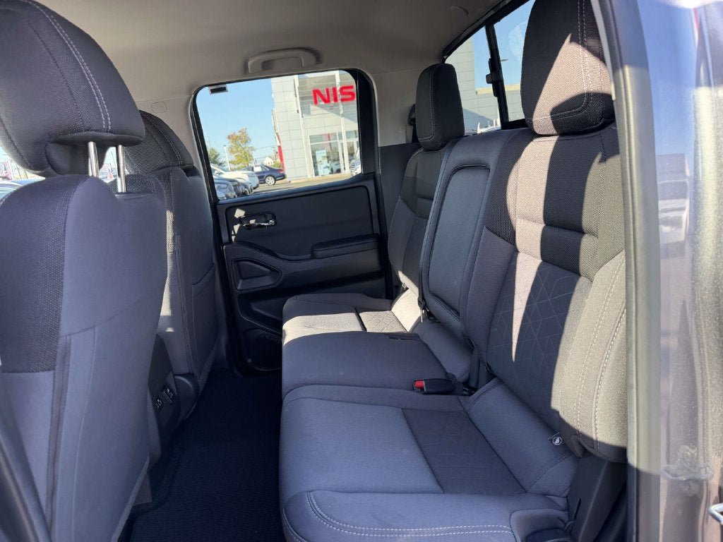 Certified 2026 Nissan Frontier SV w/ SV Convenience Package AWD/4WD image 11