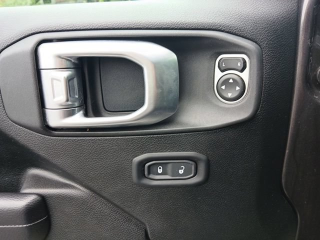 Used 2019 Jeep Wrangler Sport AWD/4WD image 30