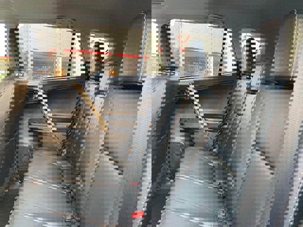 Used 2015 Toyota RAV4 Limited w/ Technology Package image 10