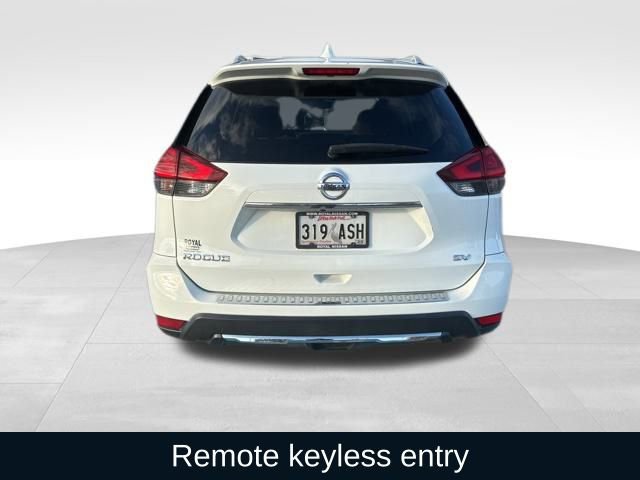 Used 2017 Nissan Rogue SV image 5