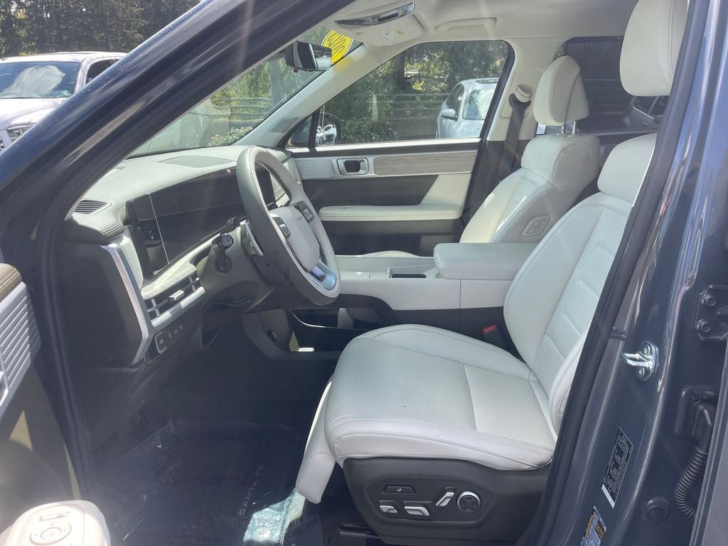 Used 2025 Hyundai Santa Fe Calligraphy AWD/4WD image 16