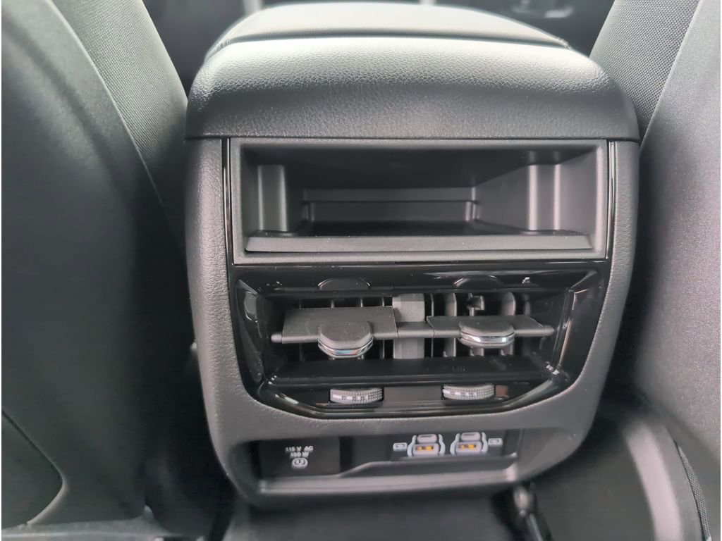 New 2025 Jeep Grand Cherokee Altitude image 33