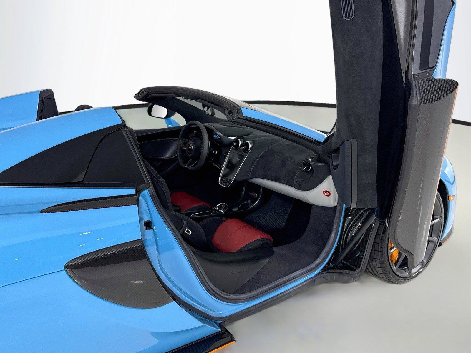 Used 2018 McLaren 570S Spider RWD image 23