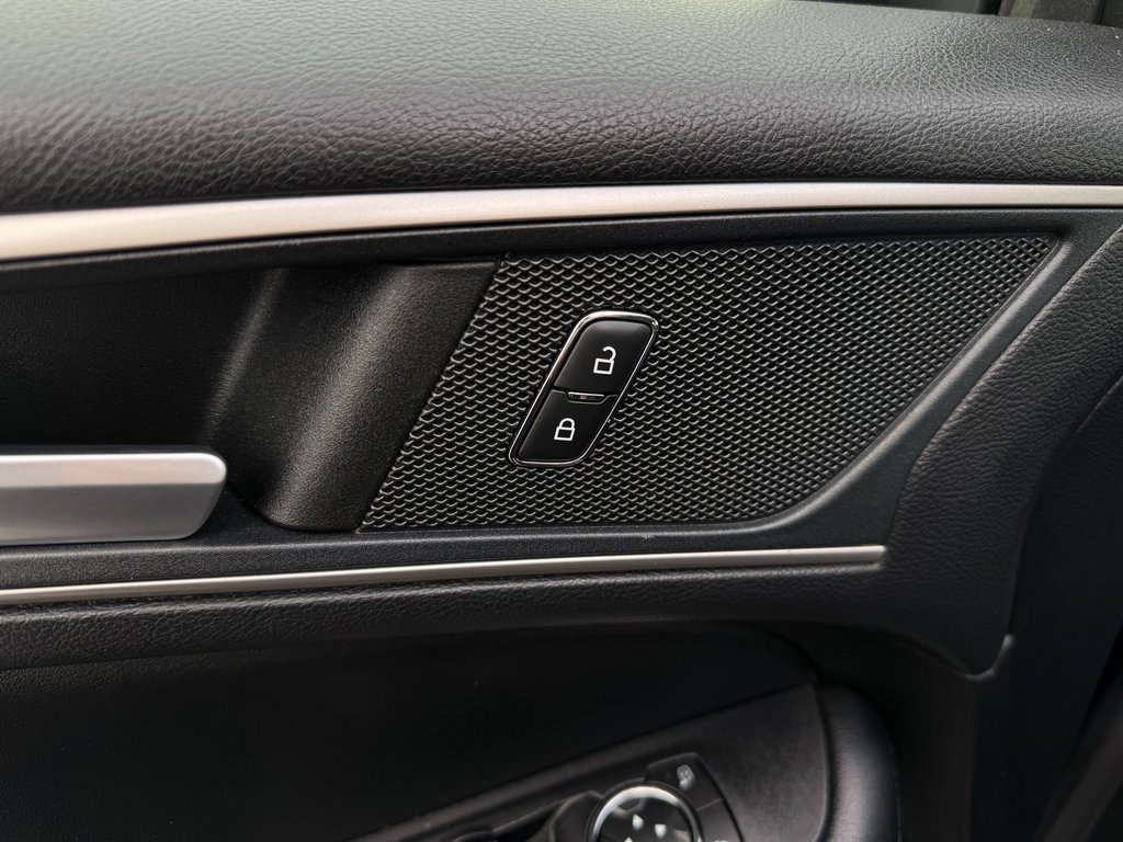 Used 2022 Ford Edge SEL image 14