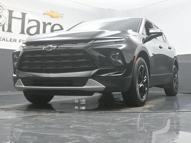 Used 2023 Chevrolet Blazer LT w/ Midnight/Sport Edition FWD image 4