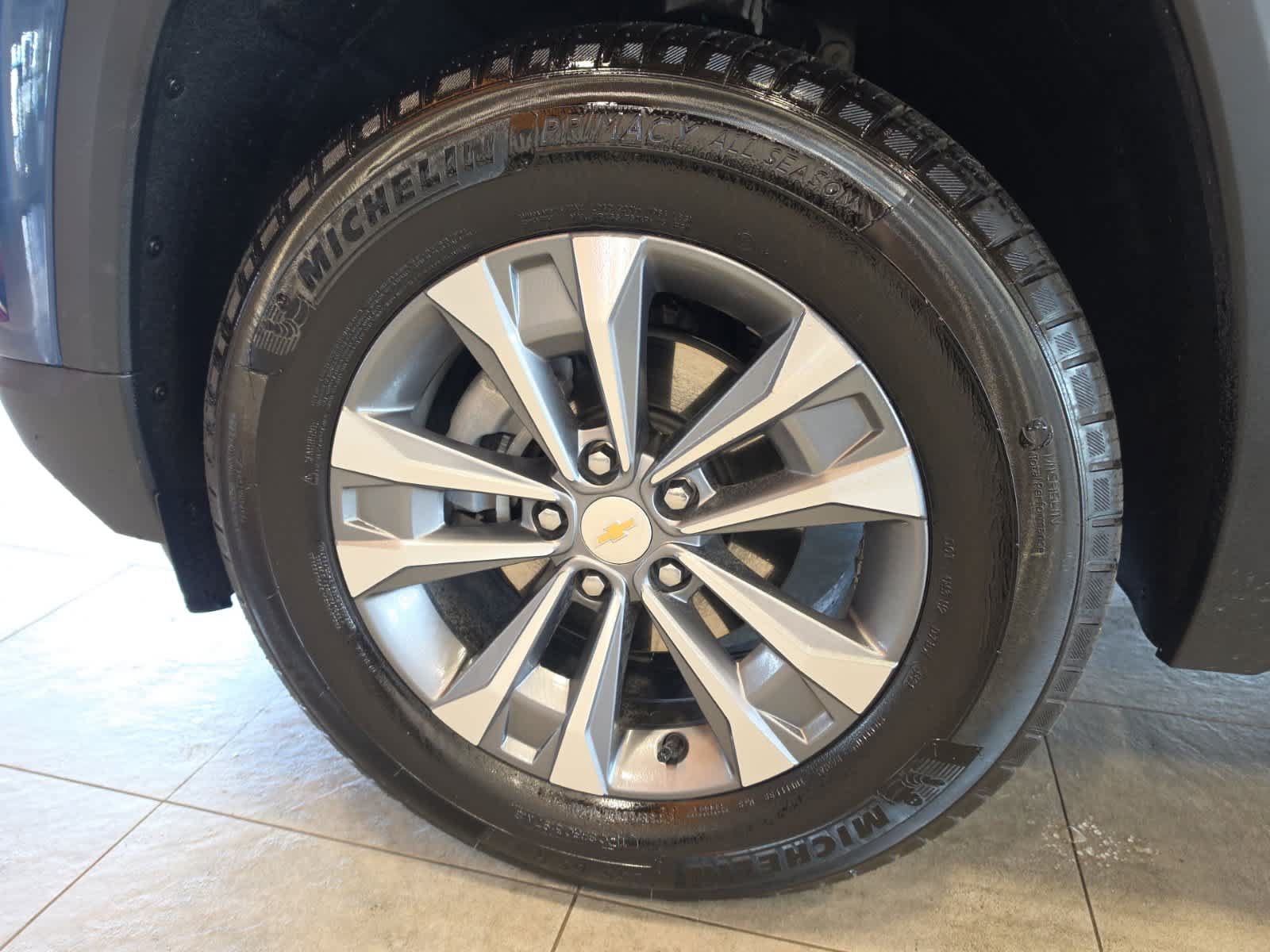 Used 2026 Chevrolet Equinox LT AWD/4WD image 13
