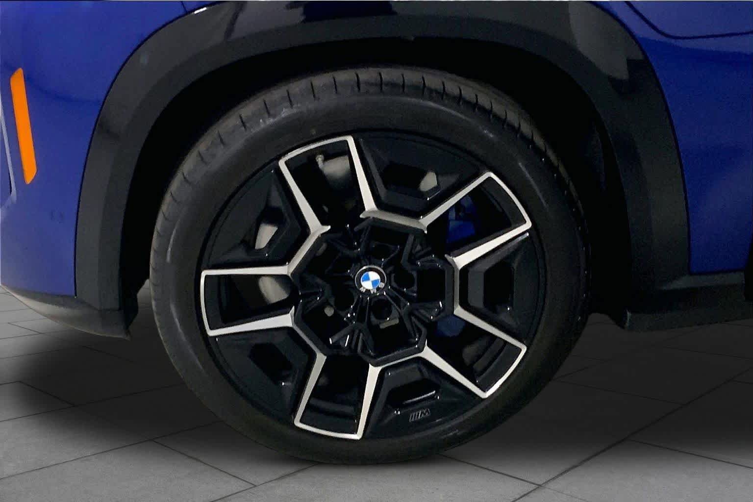 Certified 2023 BMW XM AWD/4WD image 10