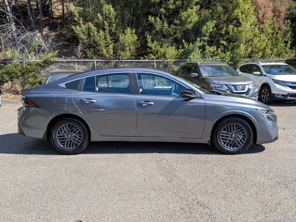 New 2027 Nissan Sentra SV FWD image 4