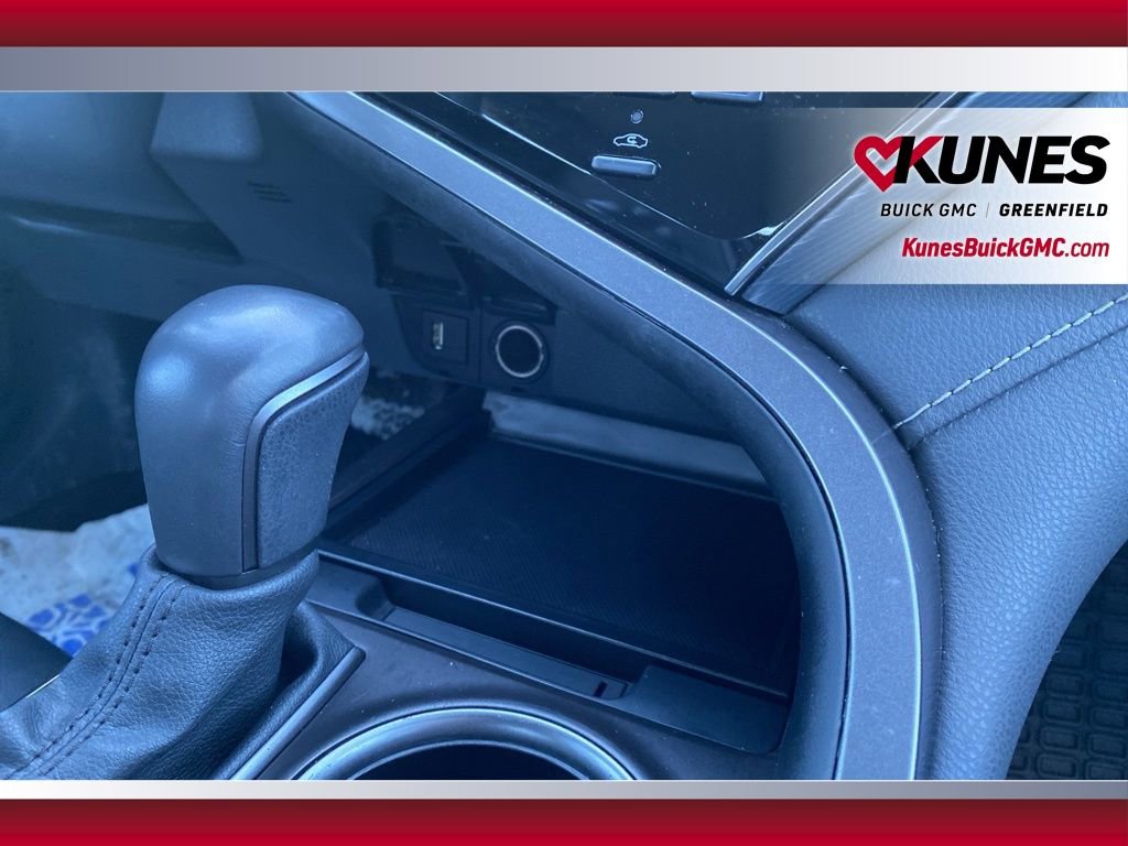Used 2024 Toyota Camry SE image 38