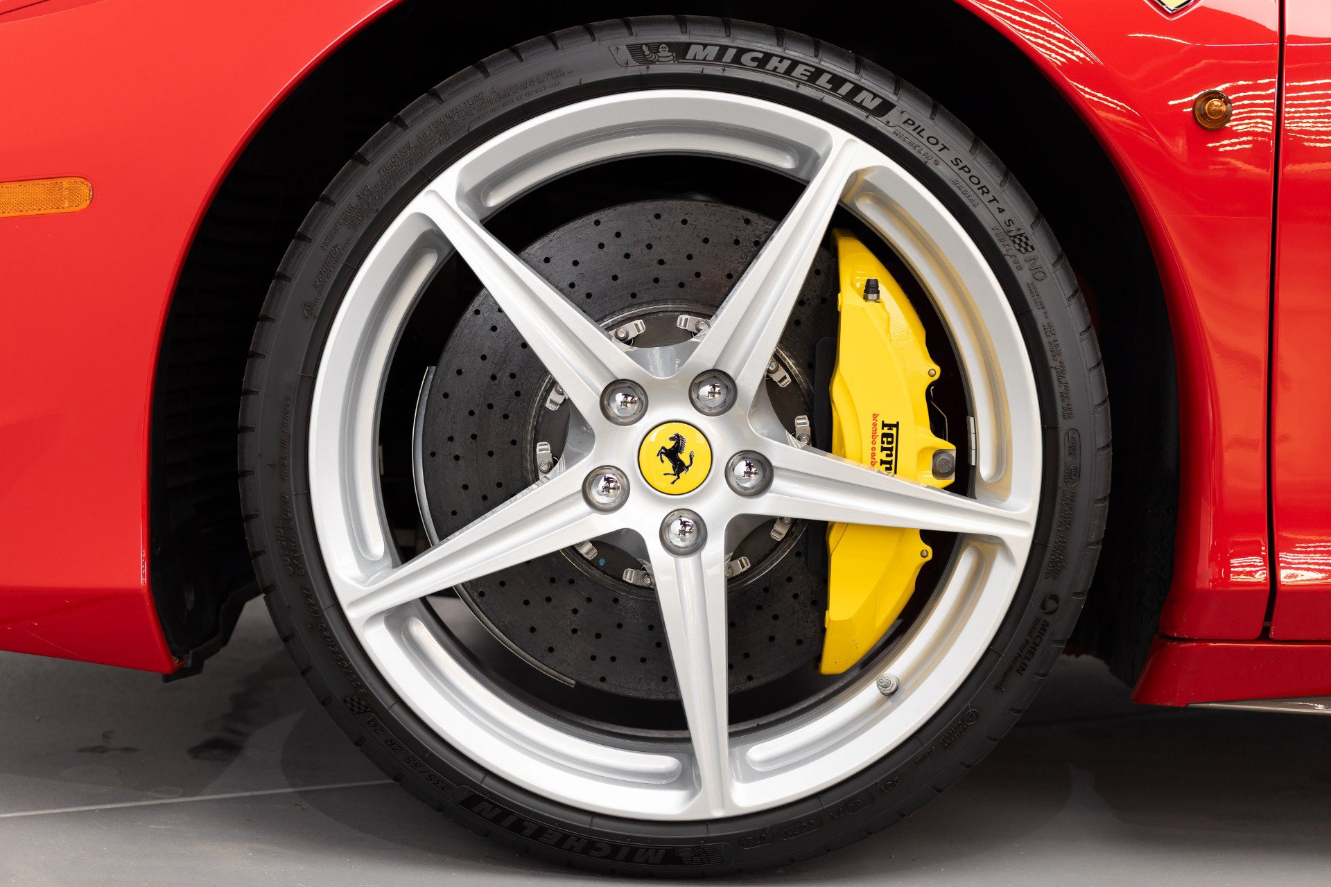 Certified 2014 Ferrari 458 Spider RWD image 21