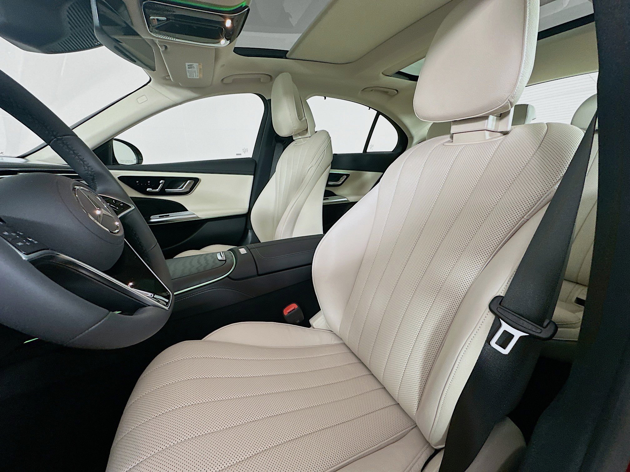 Used 2026 Mercedes-Benz E 350 4MATIC Sedan image 27