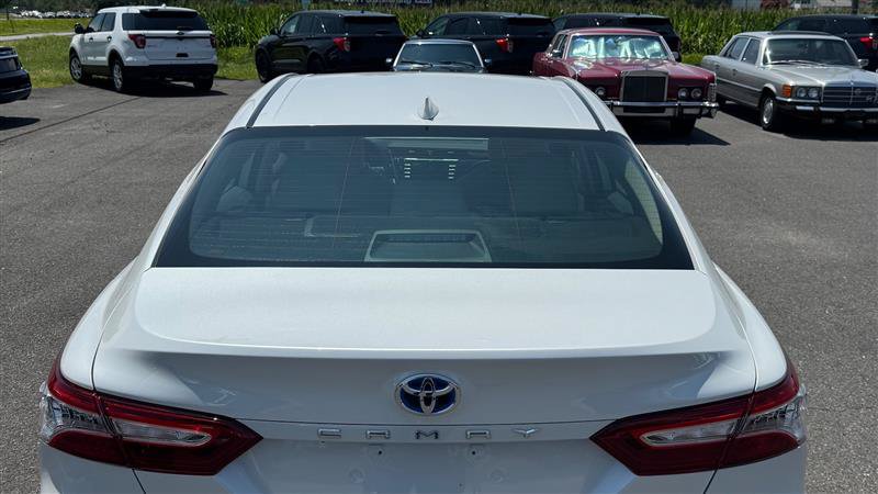 Used 2019 Toyota Camry XLE FWD image 18