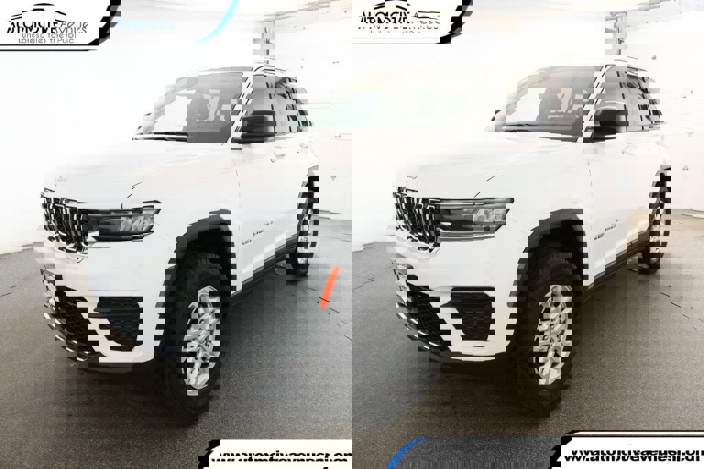 Used 2023 Jeep Grand Cherokee Laredo