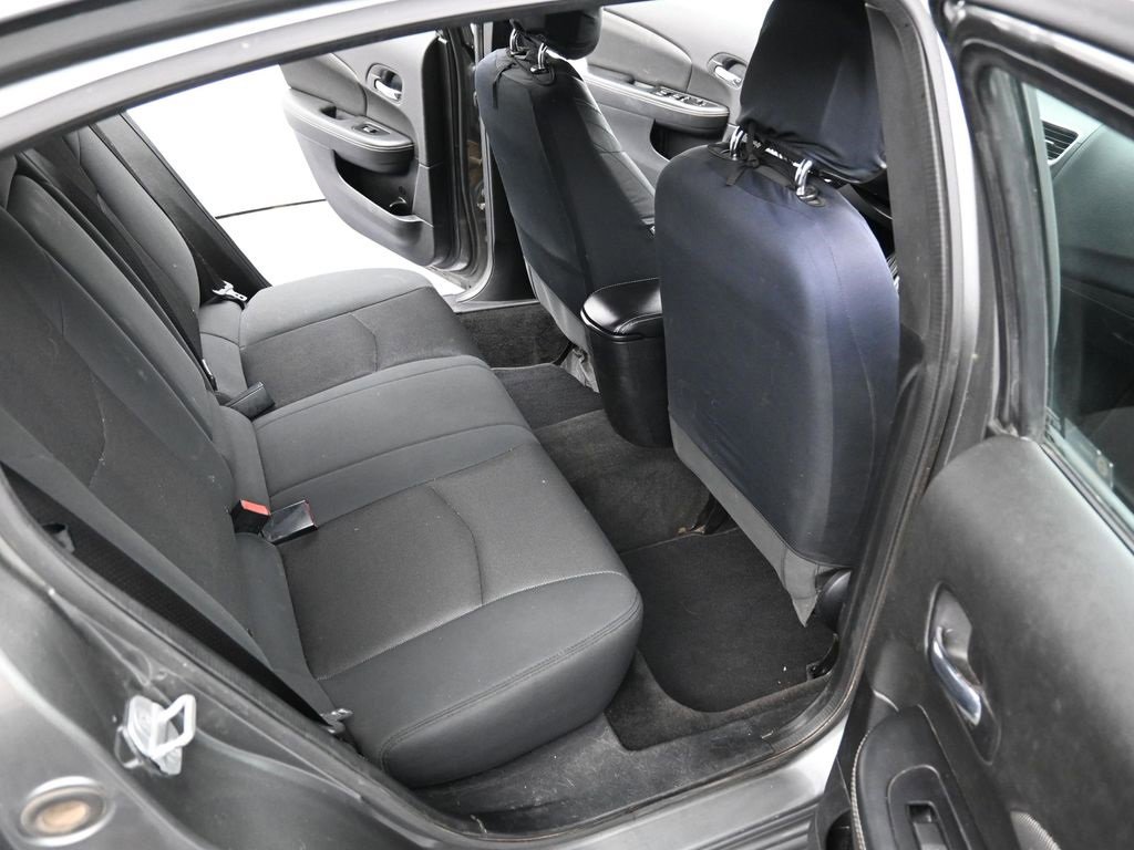 Used 2012 Dodge Avenger SXT image 28