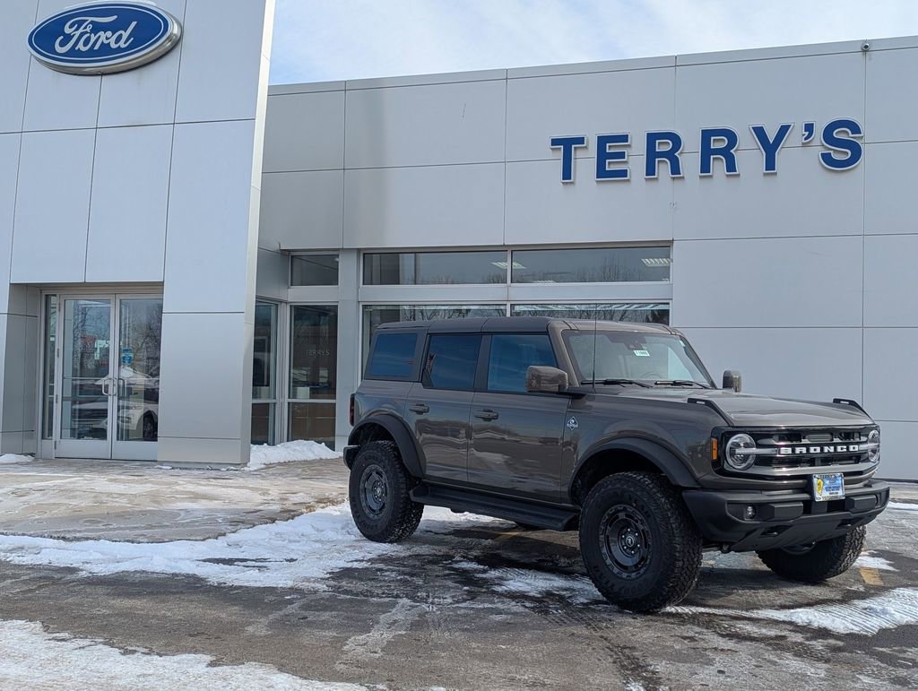 New 2025 Ford Bronco Outer Banks w/ Sasquatch Package image 1