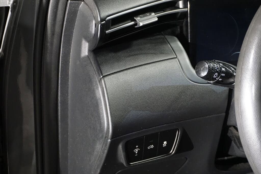 Used 2022 Hyundai Santa Cruz SEL w/ Activity Package FWD image 11