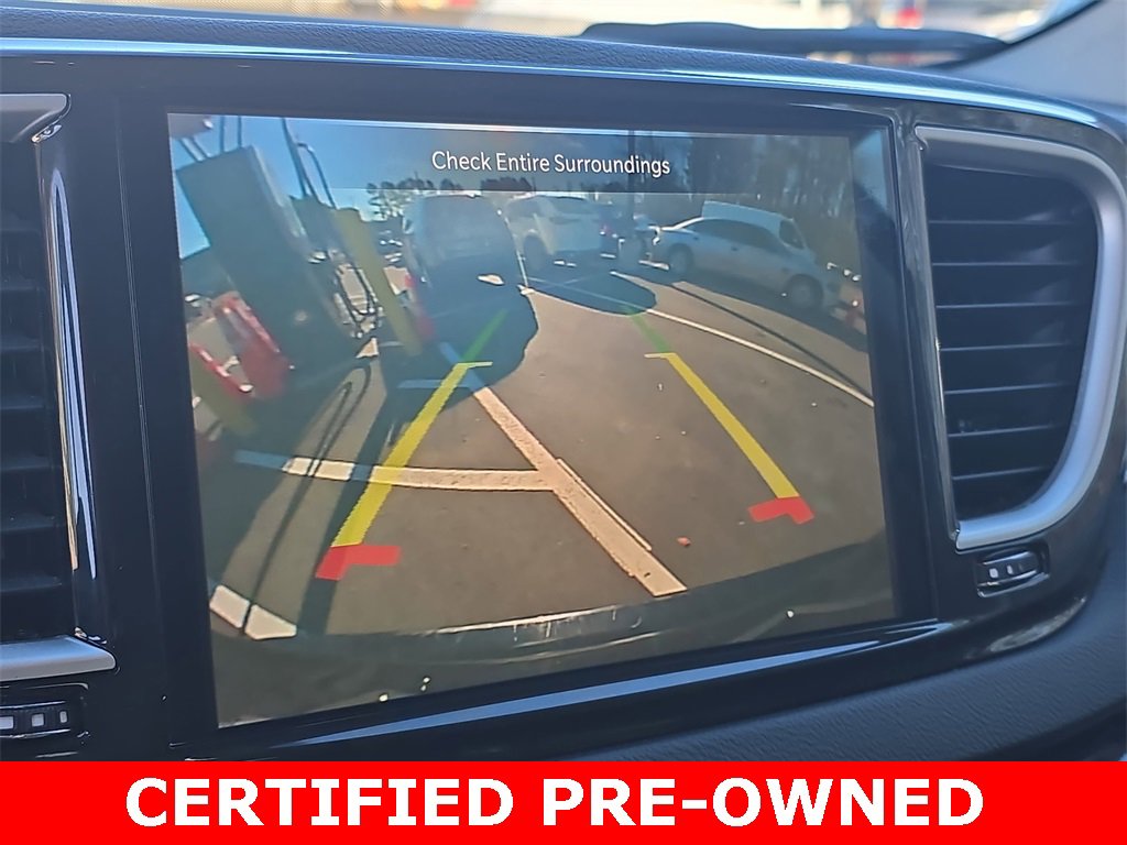 Used 2024 Chrysler Pacifica Touring-L image 25