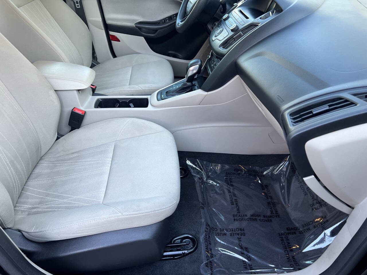 Used 2017 Ford Focus SE image 10