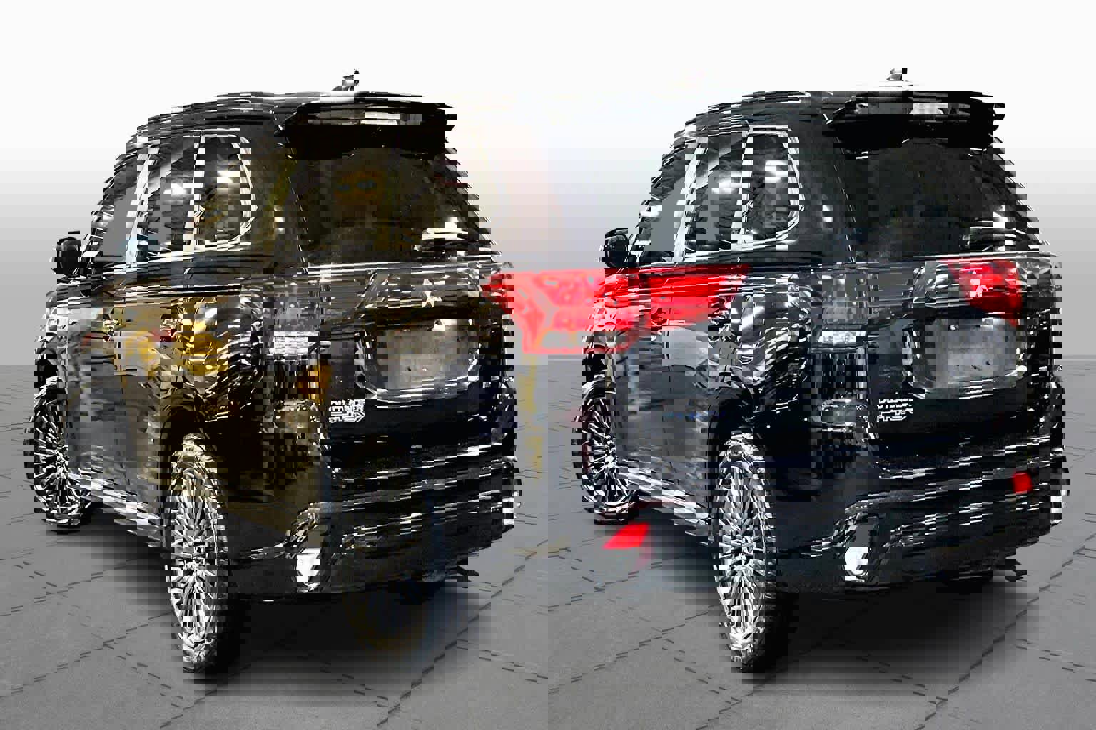 Used 2021 Mitsubishi Outlander LE image 11