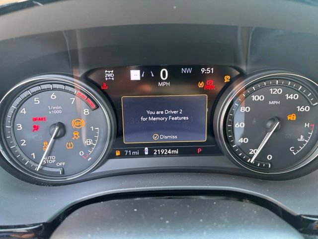 Used 2023 Cadillac XT5 Premium Luxury w/ Technology Package AWD/4WD image 2
