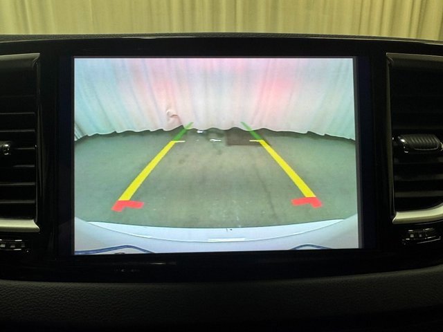 Used 2024 Chrysler Pacifica Touring-L image 22