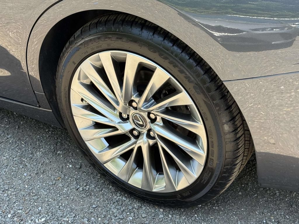 Used 2022 Lexus ES 350 w/ Luxury Package FWD image 12