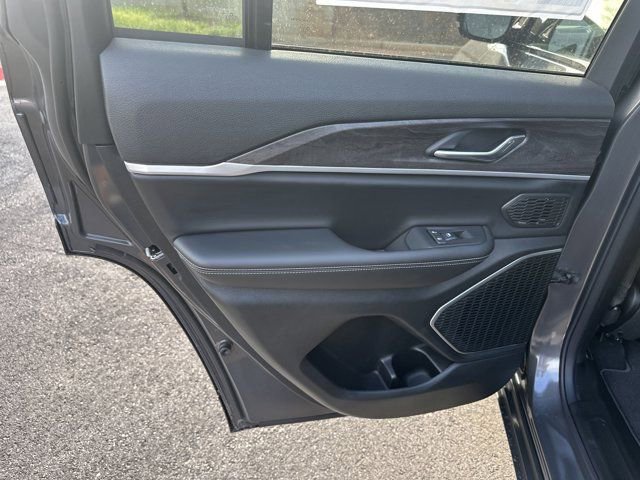 New 2025 Jeep Grand Cherokee Limited w/ Black Appearance Package image 20