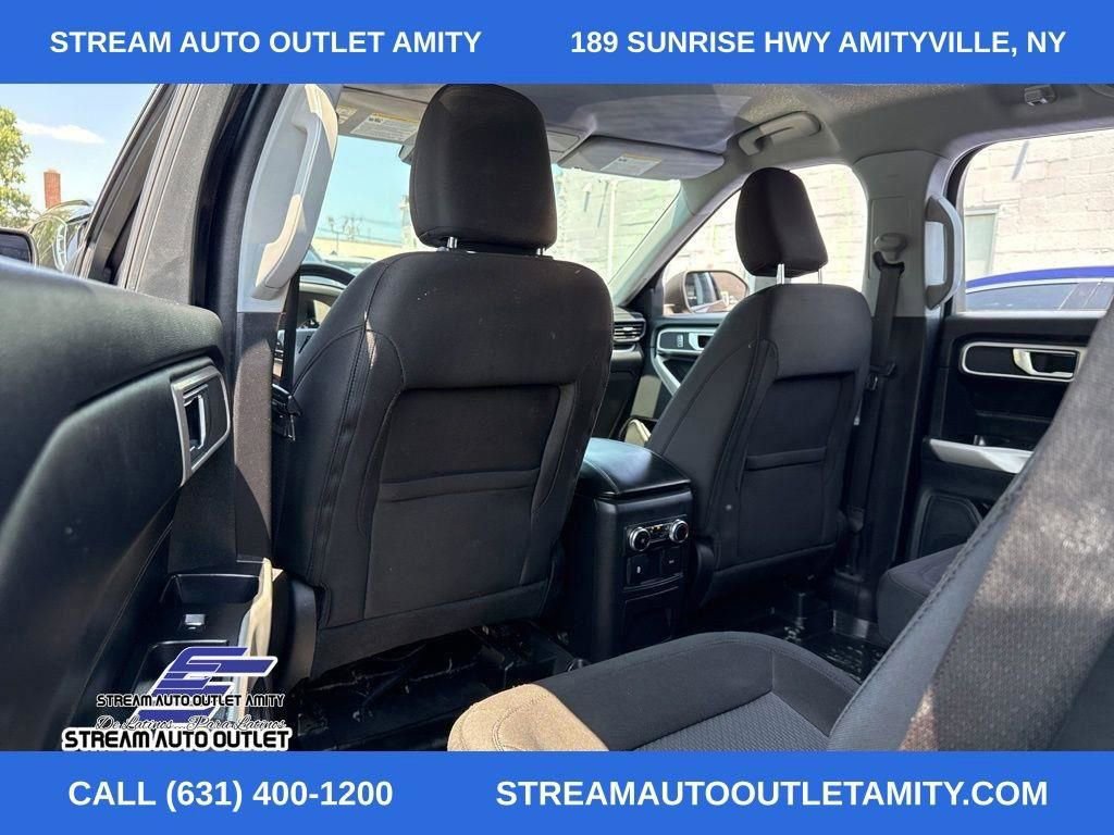 Used 2022 Ford Explorer XLT image 32