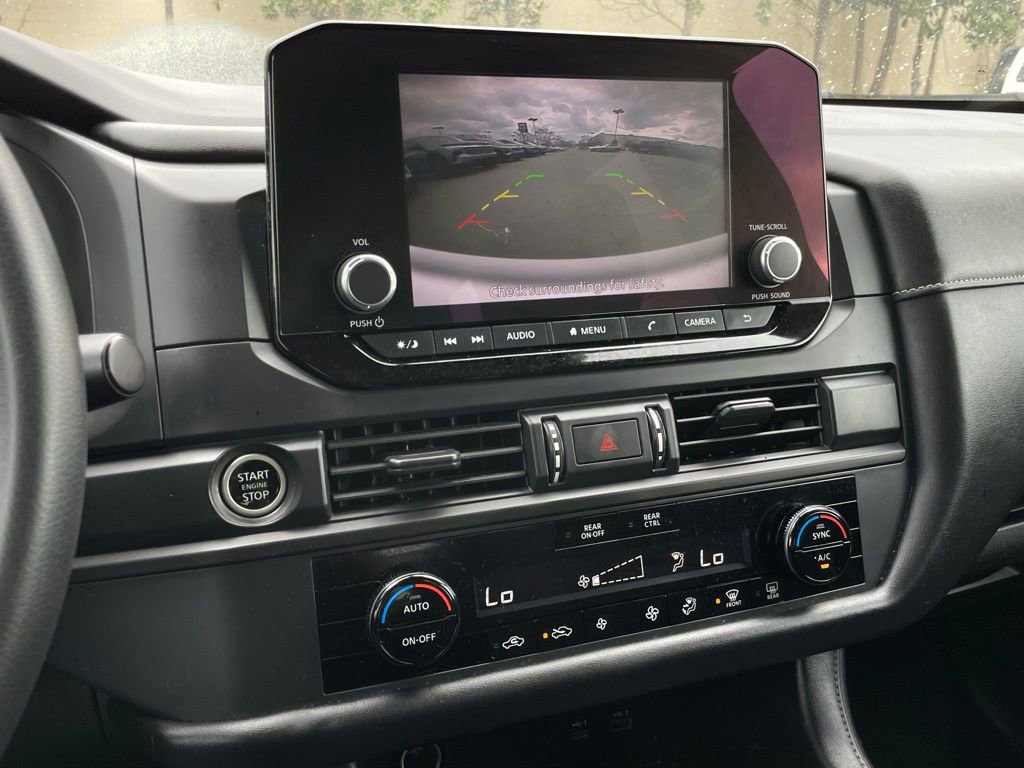 Used 2024 Nissan Pathfinder S image 19