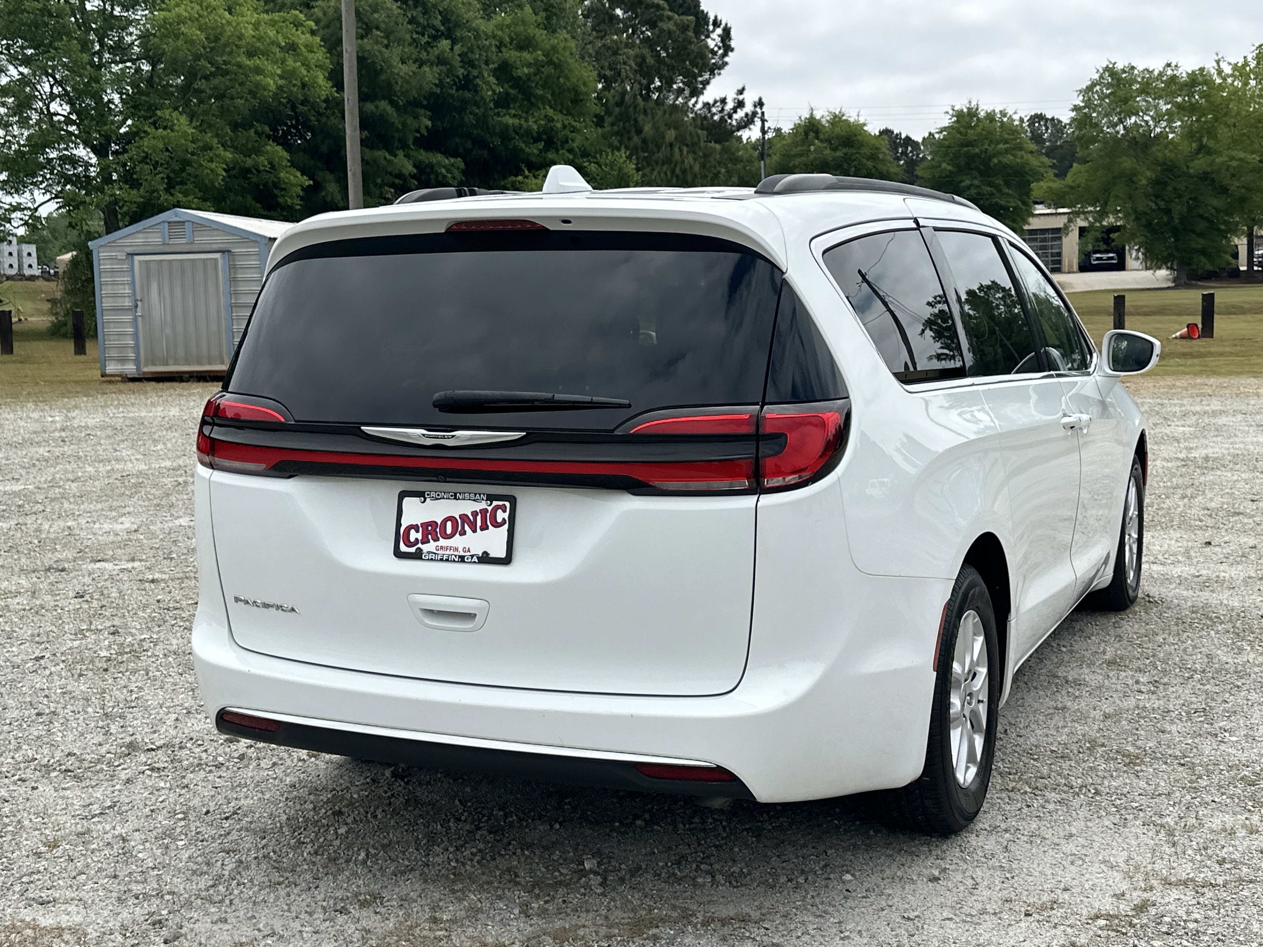 Used 2022 Chrysler Pacifica Touring-L FWD image 5