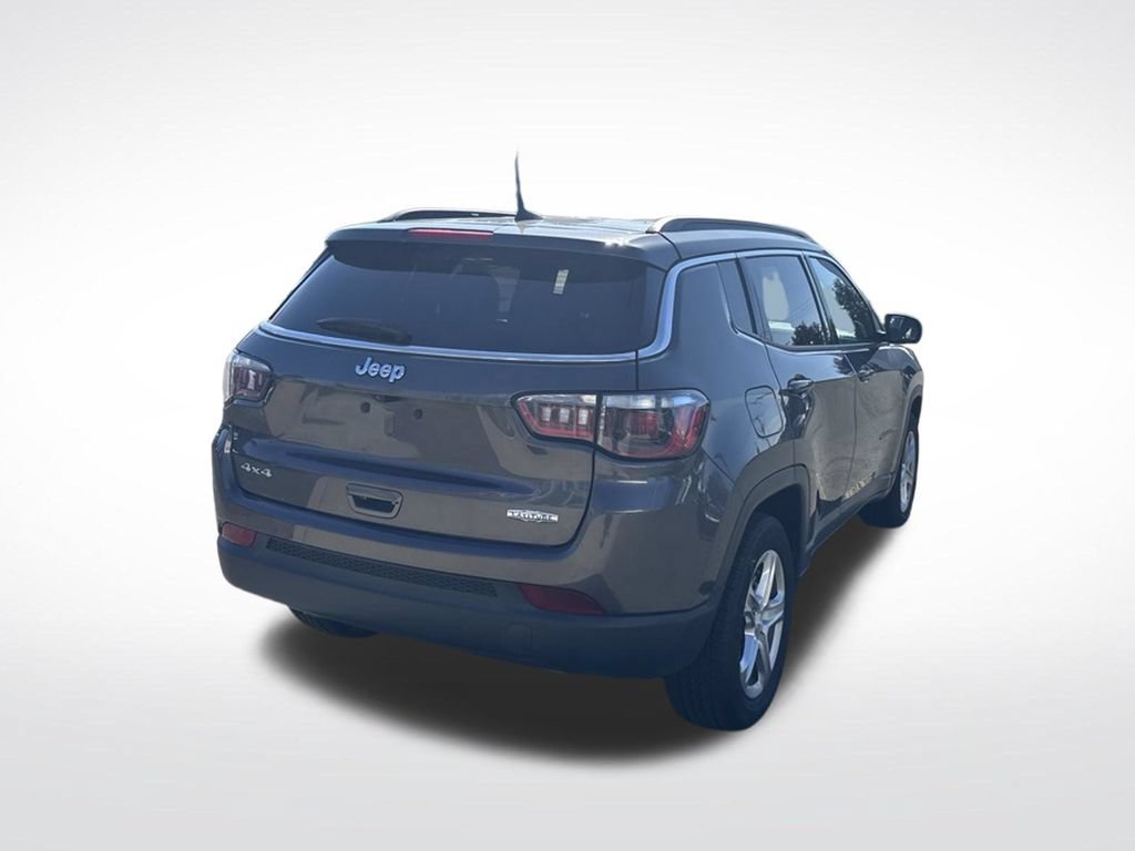 Used 2024 Jeep Compass Latitude AWD/4WD image 7