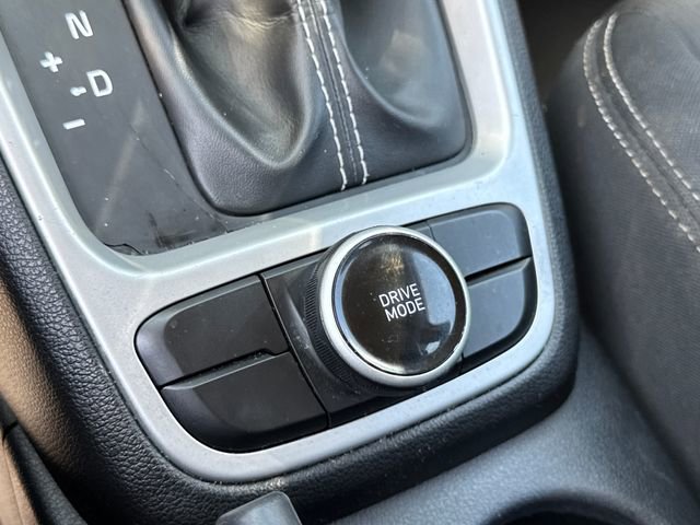 Used 2020 Hyundai Venue SEL image 26