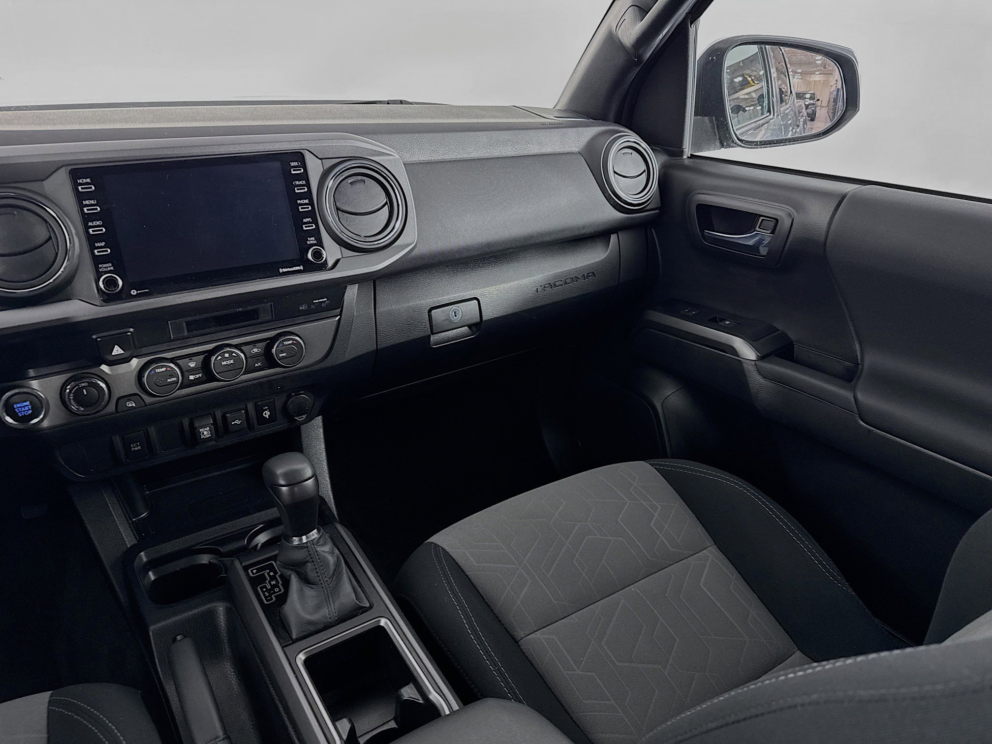 Used 2022 Toyota Tacoma TRD Off-Road image 21