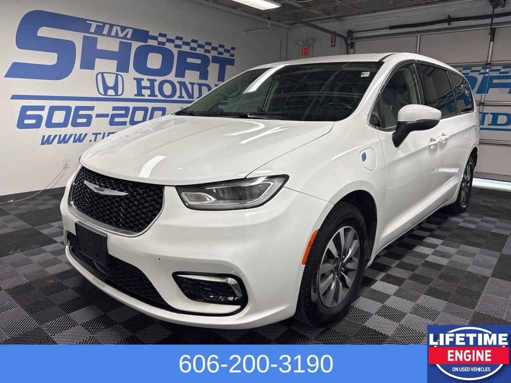 Used 2023 Chrysler Pacifica Touring-L