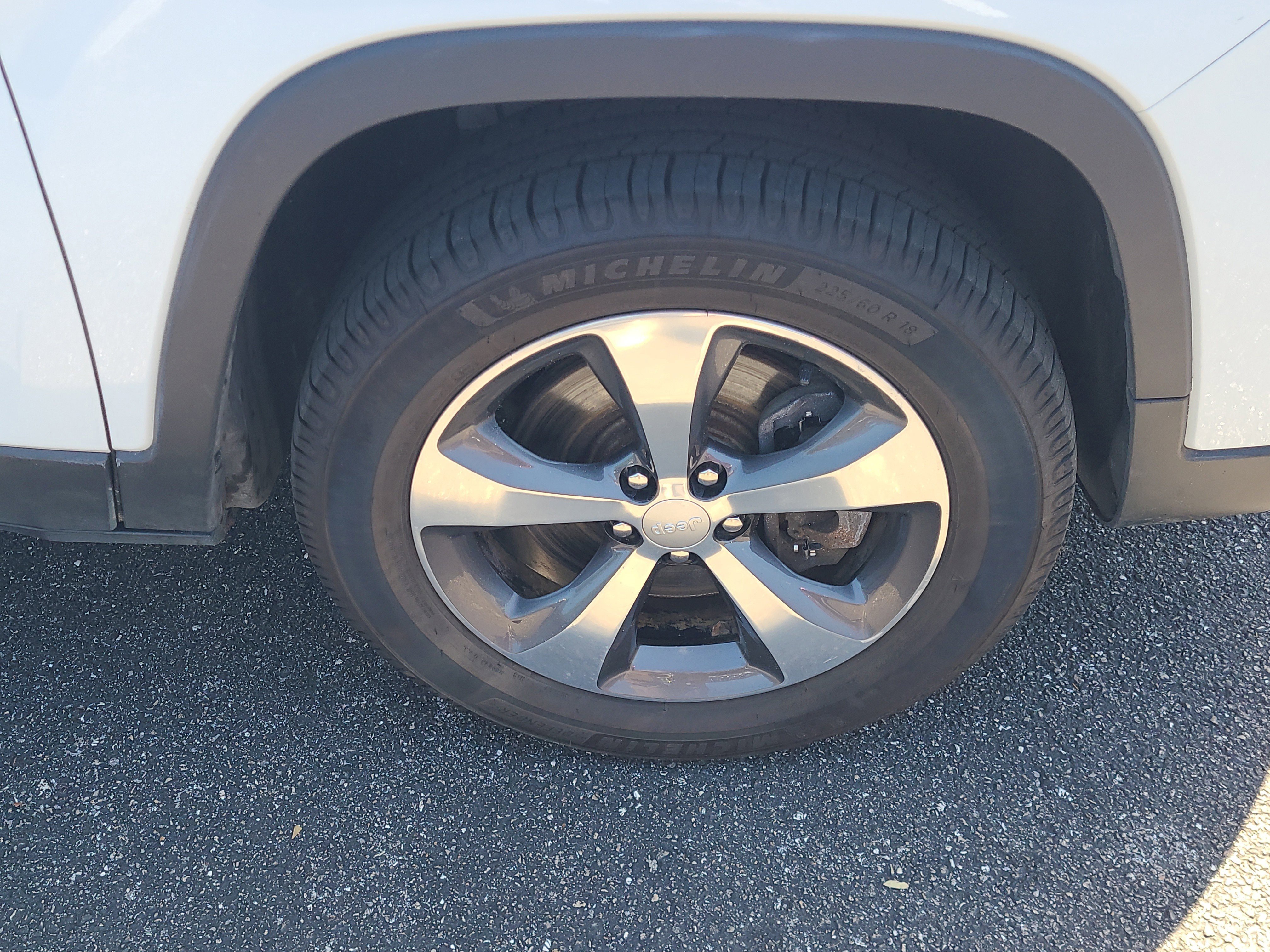 Used 2020 Jeep Cherokee Limited AWD/4WD image 6
