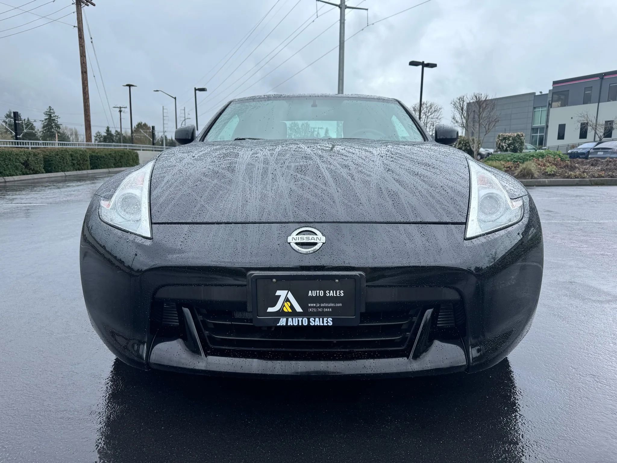 Used 2010 Nissan 370Z Touring image 3