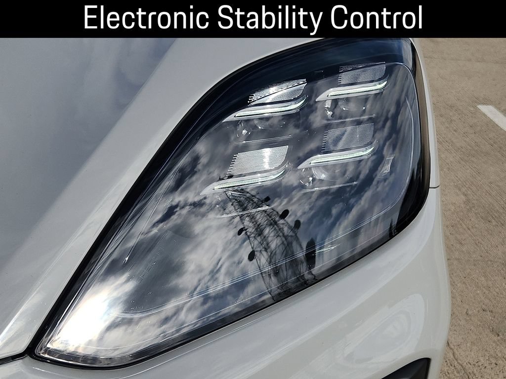Certified 2025 Porsche Cayenne E-Hybrid AWD/4WD image 9