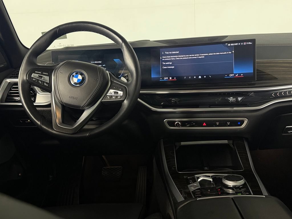 Used 2025 BMW X5 xDrive50e AWD/4WD image 17