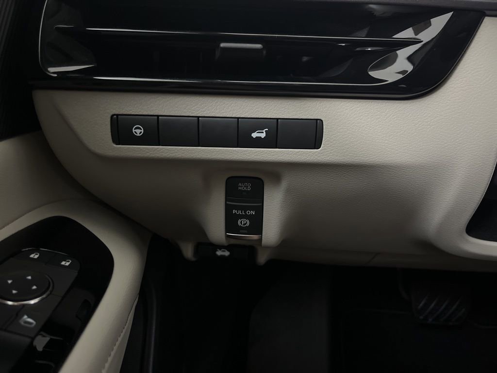 Used 2025 Nissan Murano SV image 57