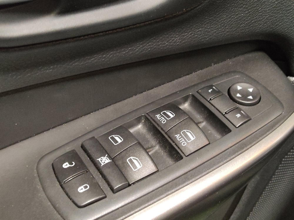 Used 2020 Jeep Cherokee Limited image 27