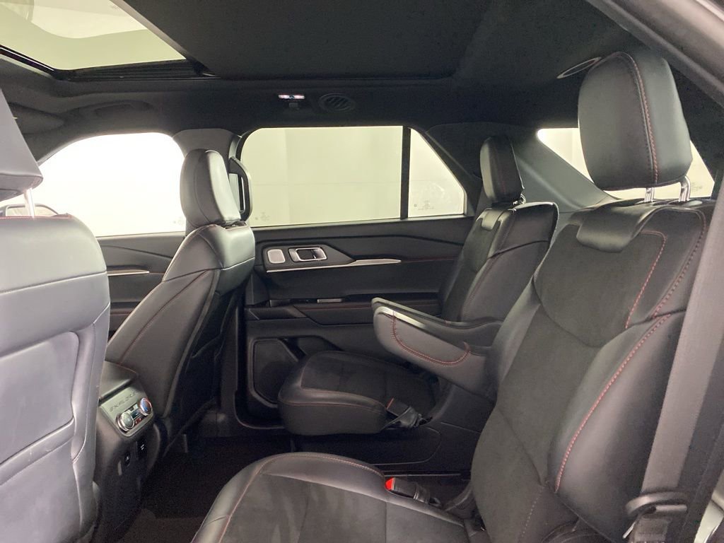 Used 2025 Ford Explorer ST w/ Sun And Sound Package image 22
