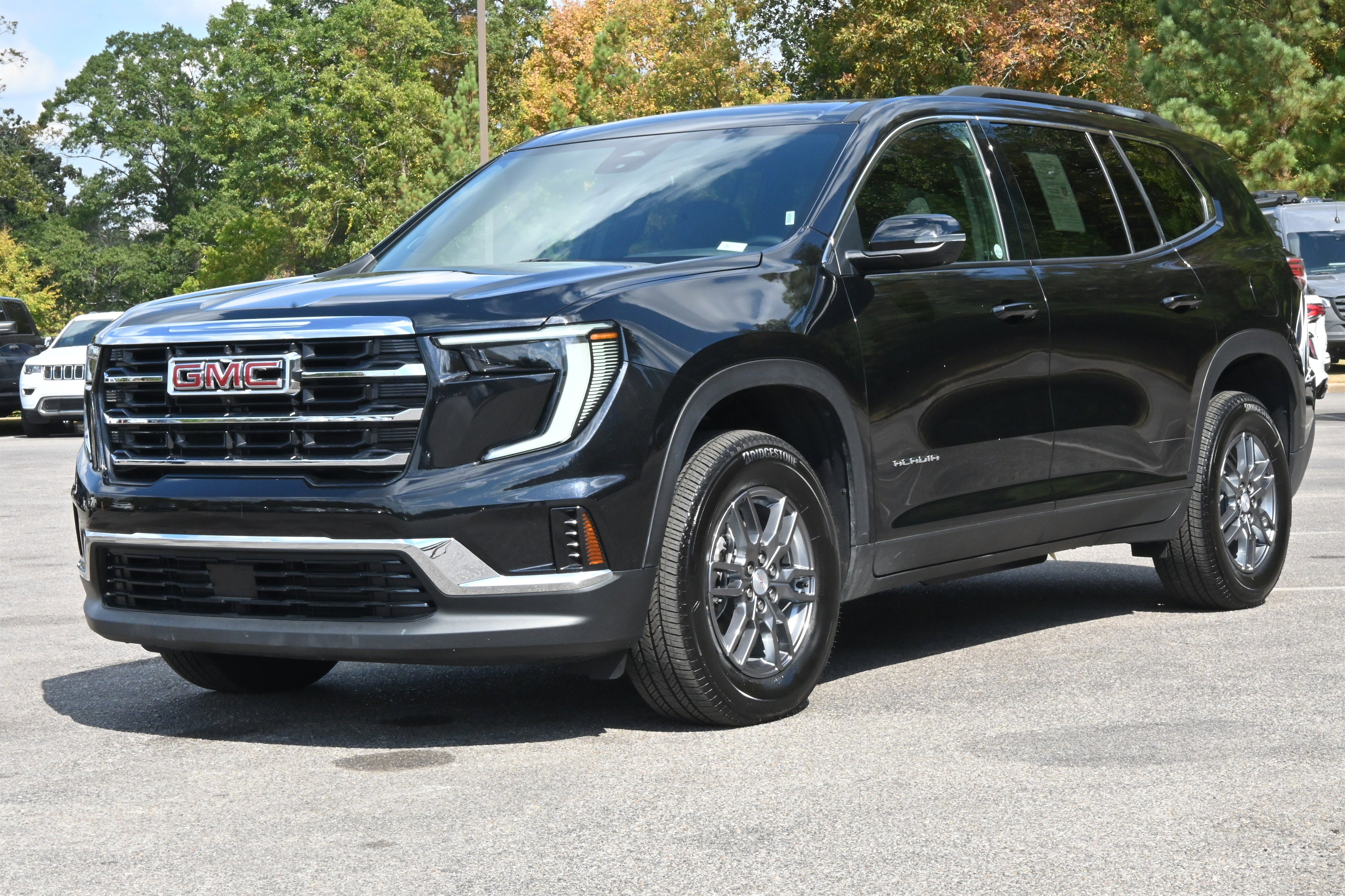 Used 2025 GMC Acadia Elevation image 5