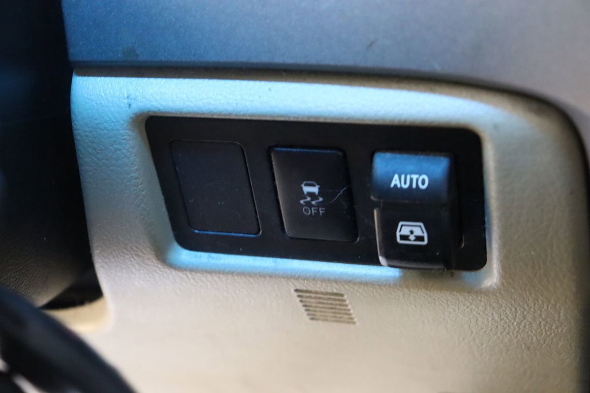 Used 2013 Toyota Sequoia Platinum RWD image 50