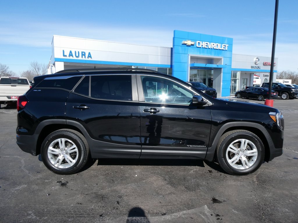 Certified 2022 GMC Terrain SLE w/ Driver Convenience Package image 4