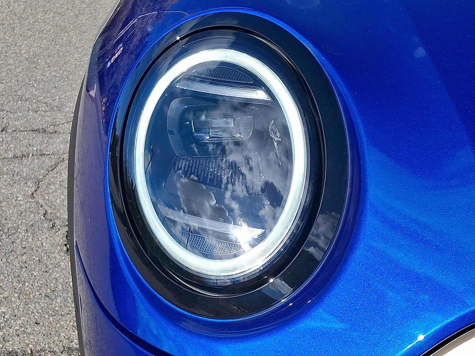 Used 2025 MINI Cooper 2-Door Hardtop FWD image 9