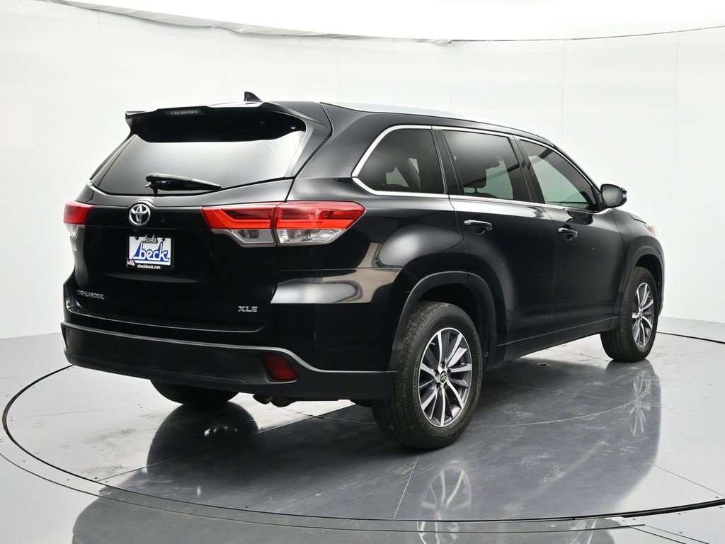 Used 2017 Toyota Highlander image 5