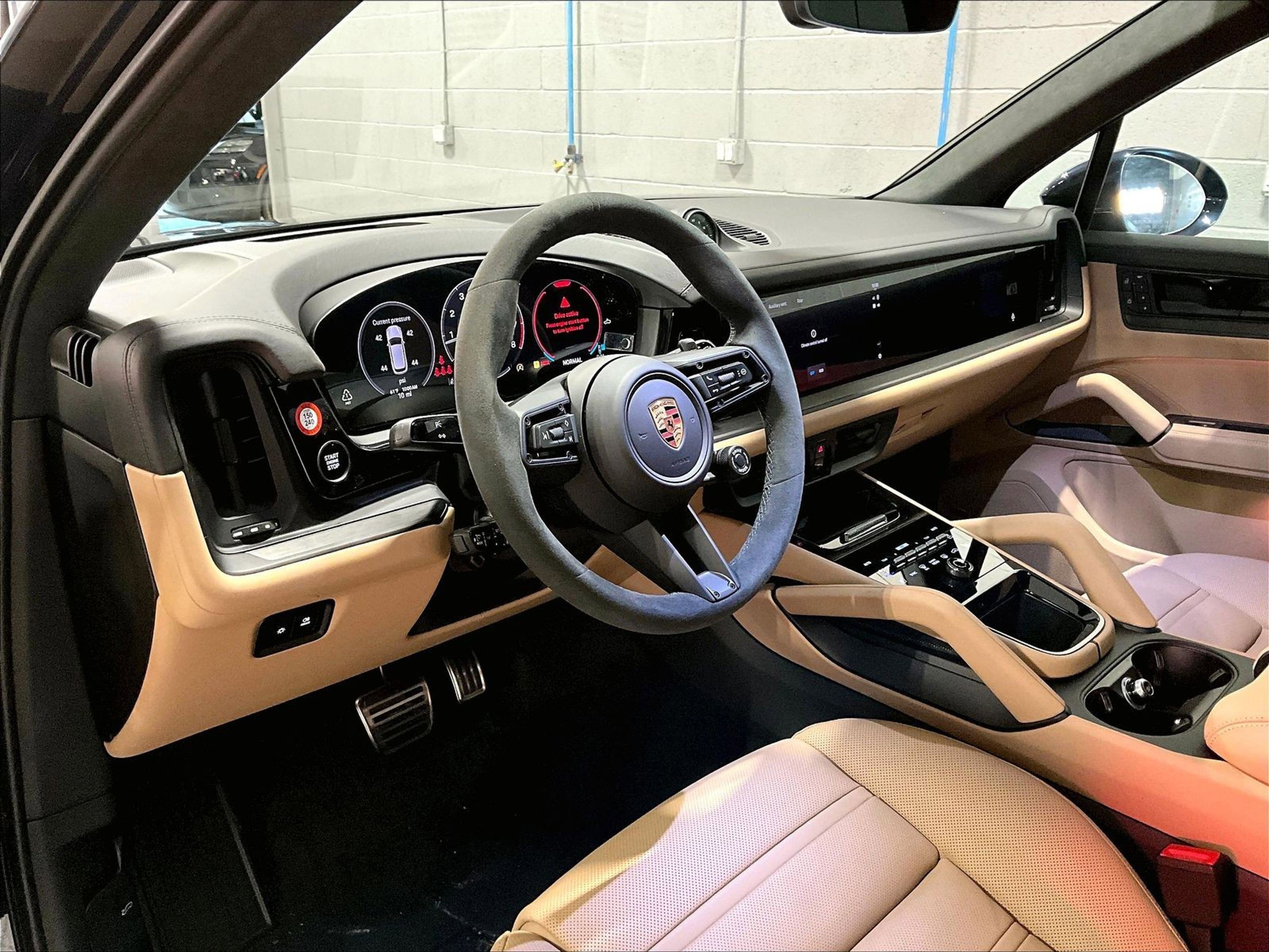 New 2026 Porsche Cayenne GTS image 4